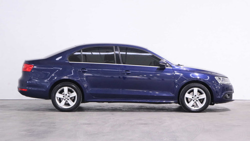 Imagen 4 de 15 de Volkswagen Vento 2.5 Advance Plus Tiptron 170cv - 341534
