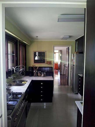 Casa En Alquiler De 3 Dormitorios C/ Cochera En Lugano