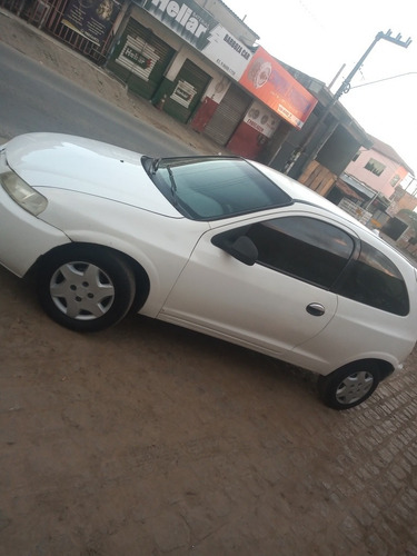 Imagem 4 de 6 de Chevrolet Celta 2001 1.0 3p