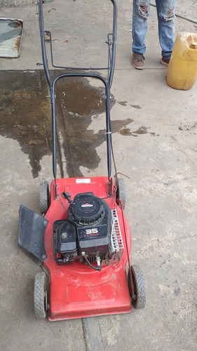 Imagen 2 de 4 de Cortadora-podadora De Grama Briggs & Stratton 35 Classic