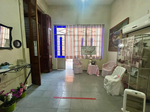 Casa Para Desarrollo / Consultorio En Centro