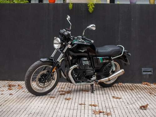Imagen 9 de 15 de Moto Guzzi V7iii Special Inmaculada Usada Con Escapes Chnbyl