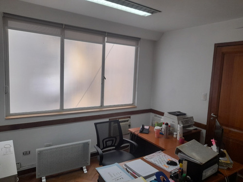 Excelente Oficina En Diagonal Norte Al 800