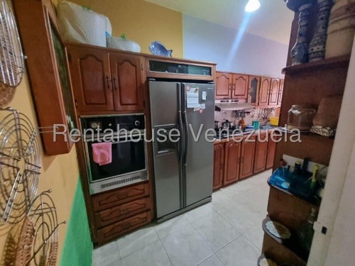 Ana Karina Molleja Vende Amplio Apartamento Zona Este Barquisimeto, Lara/ Akm