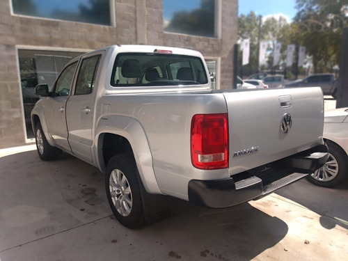 Imagen 12 de 16 de Volkswagen Amarok Comfortline 4x2 Mt 2022 0 Km En Stock Kb