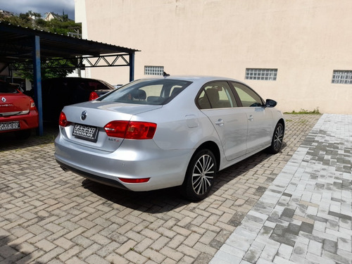 Imagem 6 de 13 de Vw - Jetta Highline 2.0 Tsi At - 2014 - Teto Solar 211cv