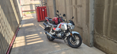 Bajaj V15