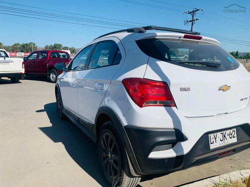 Chevrolet Onix Activ (full Con Barras, Defensas, Alto)