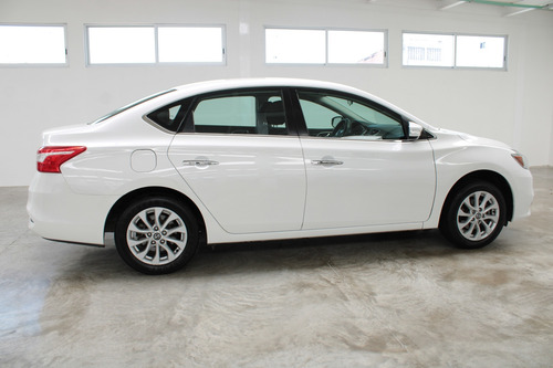 Imagen 2 de 14 de Nissan Sentra Advance 1.8l L4 129hp Mt 2017