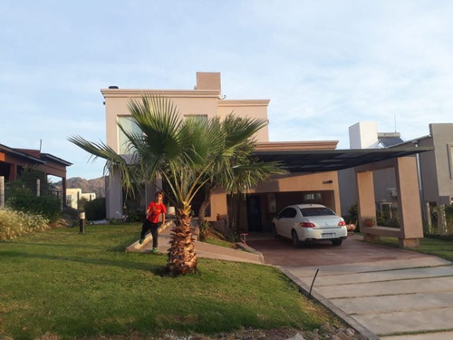 Casa En Venta En Aguadita Del Portezuelo