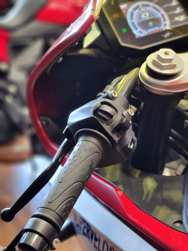 Imagen 5 de 25 de Moto Mv Agusta Superveloce 800 Con Adicionales