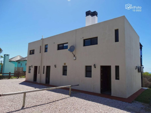 Venta Espectacular Complejo A Metros De Playa De La Viuda En Punta Del Diablo