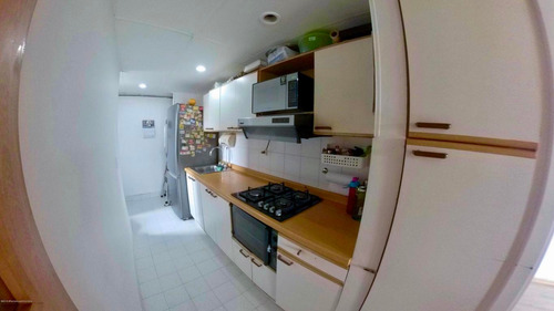 Apartamento En Portales Del Norte Mls 21-484 Lq