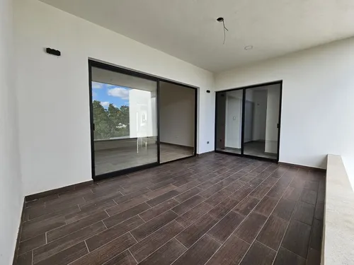 Casa En Venta Con 4 Recámaras Y Alberca En Mérida