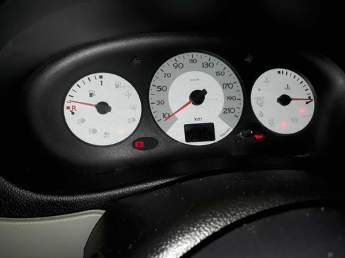 Imagen 8 de 12 de Renault Kangoo 1.6 2 Furgon Confort Cd Svt 1plc 2010