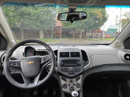 Imagen 11 de 19 de Chevrolet Sonic 1.6 Lt Mt