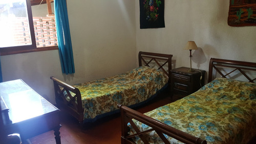 Imagen 12 de 14 de Dueño Vende Casa De 6 Amb. C/dep. Zona Iglesia (retasada)