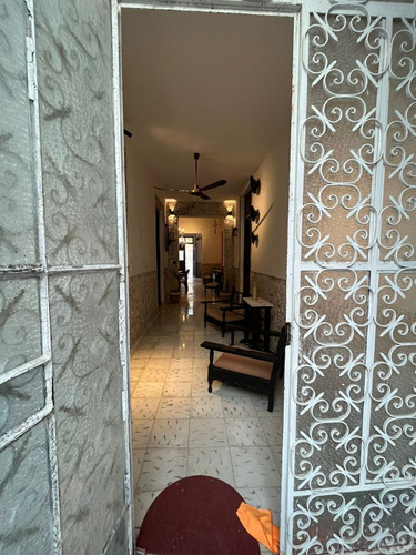 Casa Amueblada De 4 Recámaras Y Una Sola Planta, Barrio De Santiago