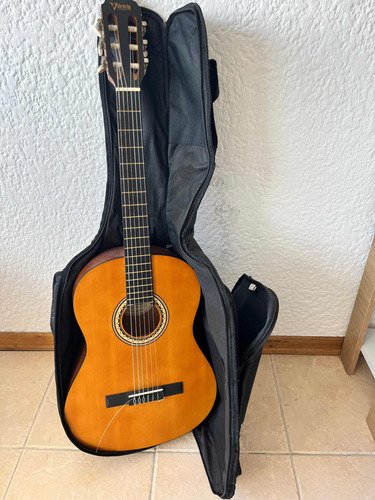 Guitarra Clásica Valencia Vc203 Mediana 3/4 C/ Estuche