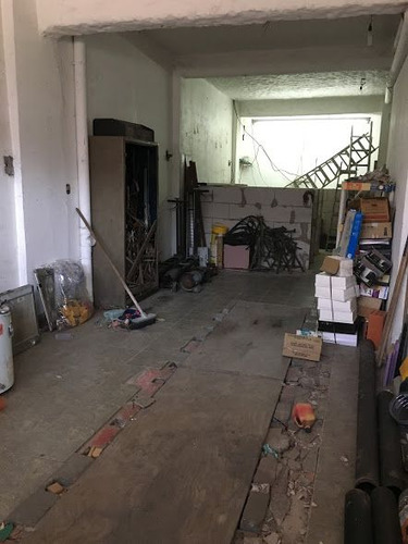 Casa En Venta De 7 Dormitorios C/ Cochera En Floresta