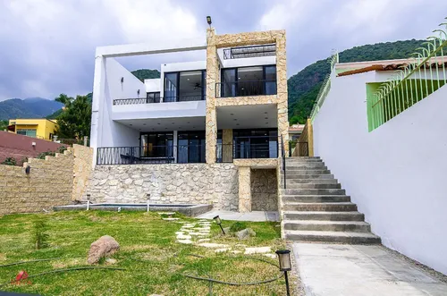 Casa En Venta En Ajijic, Chapala, Jalisco.
