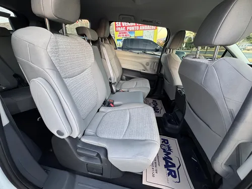 Toyota Sienna 3.5 Le At