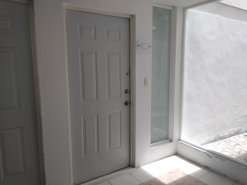 Imagen 3 de 18 de Departamento En Venta P.b Excelente Zona Sur