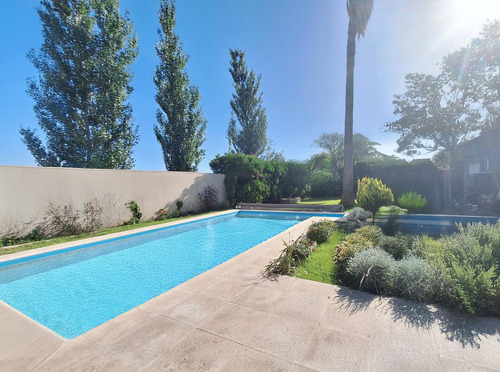 Casa Uso Comercial 900 M² Frente A Barrio Vida - Av Illia Y Ñandubay - Funes | Venta