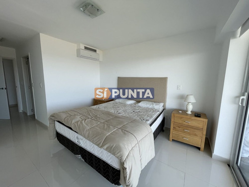 Imagen 11 de 25 de Frente Al Mar, 3 Dormitorios, 2 Baños, En Venta , Punta Del Este