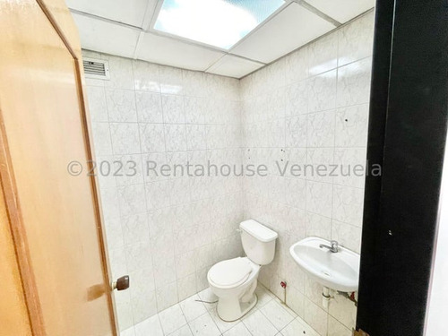 Imagen 14 de 30 de Oficina En Alquiler Zona Centro De Barquisimeto Lara (23-26329) // Invierta Seguro Con Rentahouse//