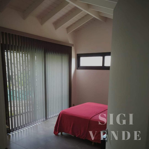 Impecable Casa En Venta Estilo Ingles Entre Nvo Urca Y V Esc