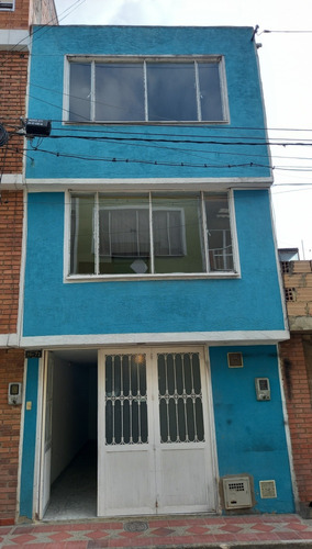 Vendo Hermosa Casa Familiar De 3 Pisos En Mosquera.