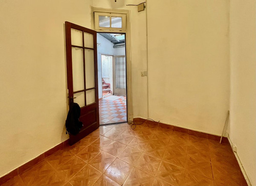 Imagen 9 de 30 de Casa En Venta A Reciclar En Villa Del Parque. A Precio De Departamento. Oportunidad Unica.