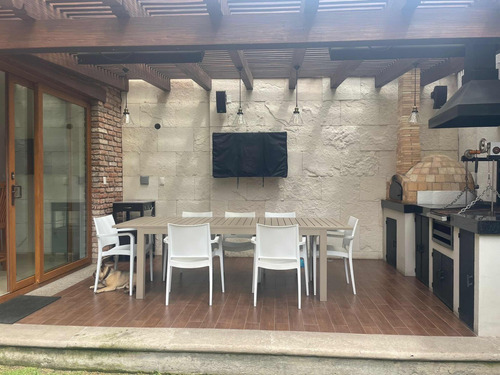 Venta De Excelente Residencia En La Col. San Jerónimo