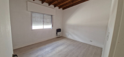 Casa Con Departamento En Venta En Barrio Sarmiento