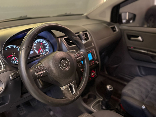 Volkswagen Fox 1.0 Seleção Tec Total Flex 5p
