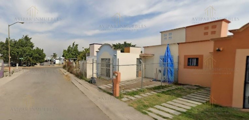 Casa En Venta En Jalisco, Cto Toronjil, Hacienda Los Fresnos. (reb)
