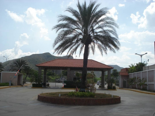 Imagen 10 de 10 de Comodo Townhouse En El Valle, En Venta