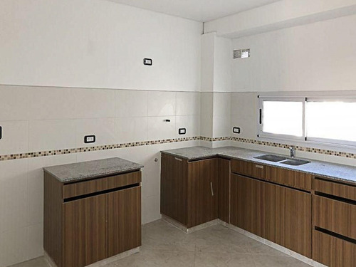Imagen 3 de 9 de Venta De Departamento Excelente Ubicación, En Monte Grande