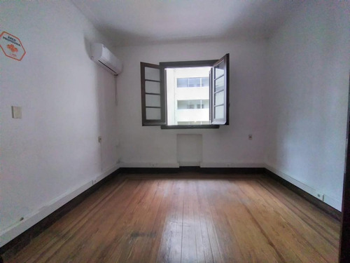 Imagen 15 de 21 de Oficina En 18 De Julio Frente A La Intendencia, 313 M2, Reciclada !!