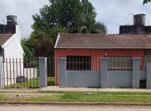 Imagen 1 de 7 de Casa - Barrio Parque Leloir