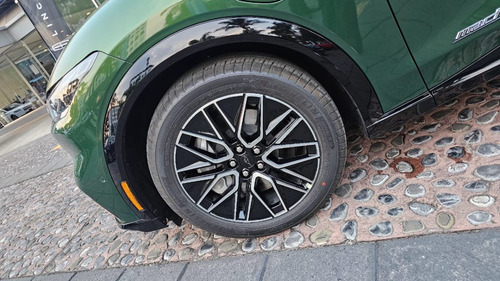 Ford Mustang Mach-E 0.0 Premium Awd