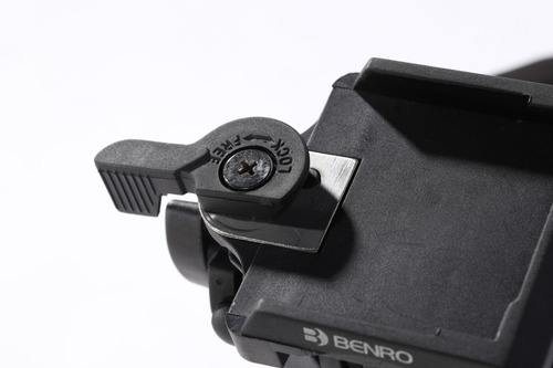 Imagen 5 de 10 de Tripode Video Benro T980ex 1.69m Cabezal Fluido C/ Bolso