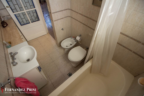 Imagen 6 de 24 de Ph Con Patio Y Entrada Independiente En Caballito | No Paga Expensas