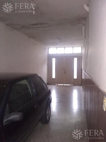 Imagen 2 de 10 de Venta De Casa Con Cochera Cubierta En Quilmes Oeste (25867)