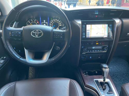 Imagen 22 de 25 de Toyota Sw4 2019 2.8 Srx 177cv 4x4 7as At Automatica Lucsc