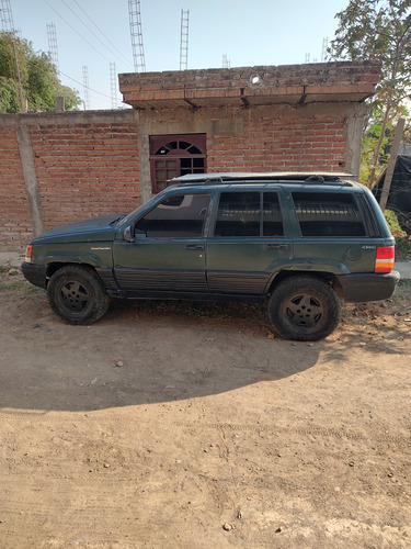 Jeep Grand Cherokee Laredo L6 4x2 At