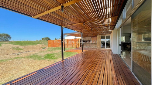 Imagen 29 de 30 de Venta De Espectacular Casa De 4 Dormitorios En Pueblo Mio