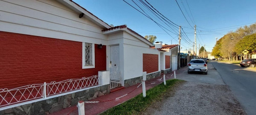 Imagen 2 de 12 de Casa Dos Dormitorios Con Local
