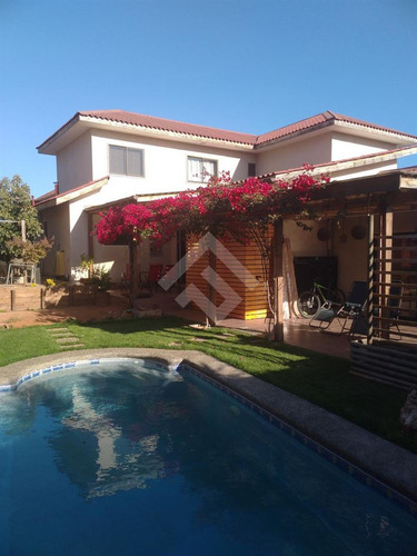 Casa En Venta De 4 Dorm. En Quilpué